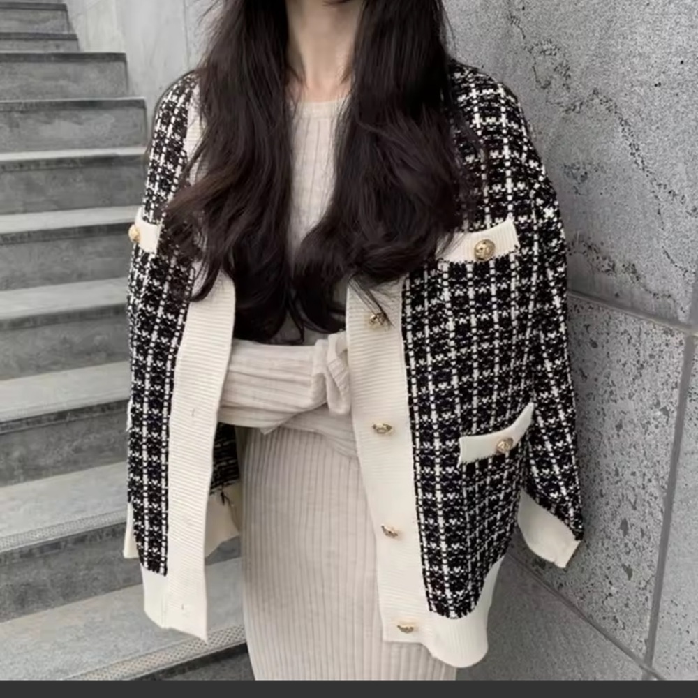 Women’s plaid cardigan gold buttons